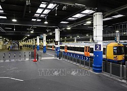 Vận tải đường sắt tại Anh bị gián đoạn nghiêm trọng do nhân viên lái tàu đình công
