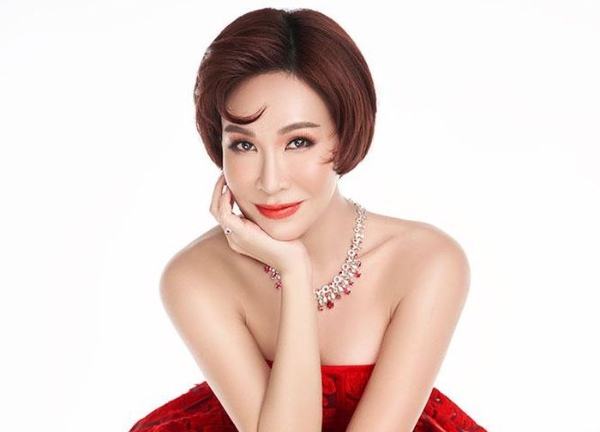 Uyên Linh hát đêm nhạc 'cao cấp' cùng sao Nhật Bản Emi Fujita