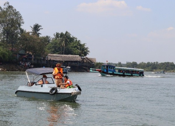 Vụ lật thuyền làm 1 người thiệt mạng trên sông Đồng Nai: Tạm giữ sà lan, phục vụ điều tra