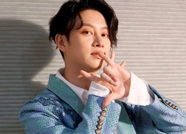 Heechul (Super Junior) chính thức lên tiếng về màn livestream phát biểu gây sốc sau 4 ngày im lặng