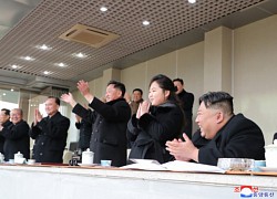 Con gái ông Kim Jong-un thành tâm điểm chú ý trong sự kiện thể thao