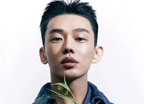 Yoo Ah In đối mặt với cuộc điều tra nhận biệt đãi, trốn nghĩa vụ quân sự giữa bê bối chất cấm