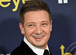 Jeremy Renner đang được phục hồi bằng "Liệu pháp kích thích điện"