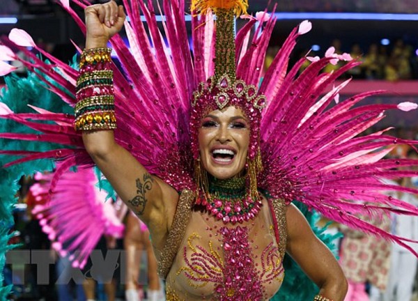 Lễ hội Carnival Rio de Janeiro - "Sàn chiến" của các vũ công samba