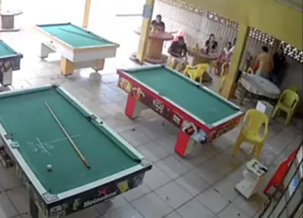 Đánh thua billiards, xả súng giết chết 7 người