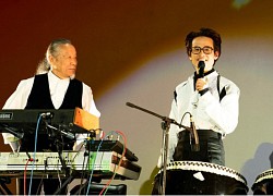 Live concert Hà Anh Tuấn gặp lỗi âm thanh ở bài kết