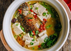 Nấu canh cá bằng nước nóng hay lạnh? Bấy lâu làm sai bảo sao thịt cá không mềm, dinh dưỡng giảm 1 nửa và còn rất tanh