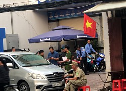 2 đối tượng bịt mặt vào Phòng giao dịch Ngân hàng Sacombank "bắt đưa tiền"