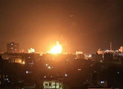 Israel không kích Syria bằng tên lửa