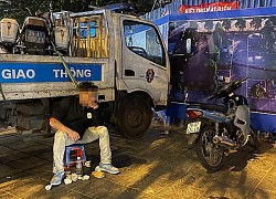 "Thông chốt" 141, "quái xế" tông nhiều xe máy, làm một thai phụ bị thương