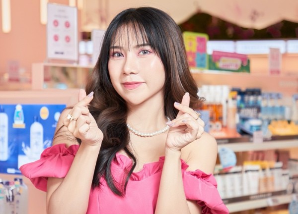 Hoàng Yến Chibi, Bùi Công Nam hợp tác với TikToker Indonesia nổi tiếng