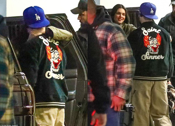 Kendall Jenner ôm hôn rapper Bad Bunny giữa tin đồn hẹn hò