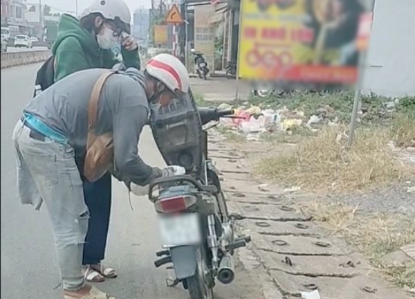 Độc Lạ Sinh Nhật, Cô Gái "Bất Thình Lình" Được Người Lạ Hát Chúc Mừng