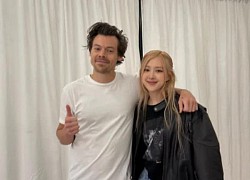 Harry Styles làm concert ở Hàn mà tưởng &#8220;đại hội Kpop&#8221;: Jennie &#8211; V trở thành tâm điểm, Rosé chắc là người &#8220;lời&#8221; nhất?