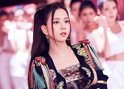 Jisoo hé lộ tạo hình vừa cổ trang vừa hiện đại, hóa ra đã được nhá hàng từ loạt MV trước của BLACKPINK?