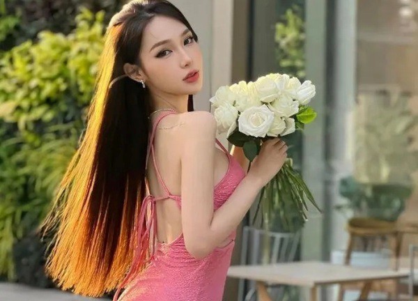 Không phải Hương Giang, đây mới là mỹ nhân chuyển giới thành công nhất showbiz Việt