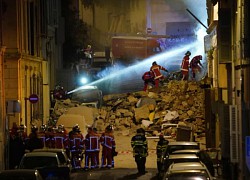 Sập hai tòa nhà trong khu phố cổ ở Marseille, nhiều người vẫn mắc kẹt