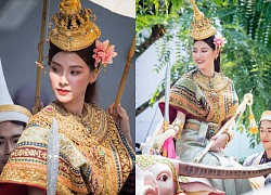 Baifern Pimchanok bừng sáng hóa nữ thần Songkran 2023, khoe visual mãn nhãn giữa đường phố Siam