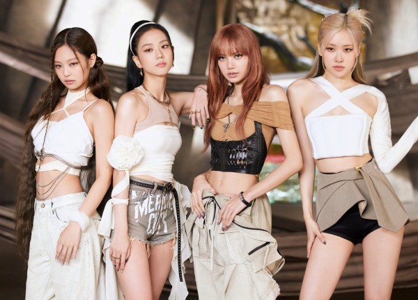 BLACKPINK gián tiếp lên tiếng trước nghi vấn "tan đàn xẻ nghé" và không tái ký với YG Entertainment