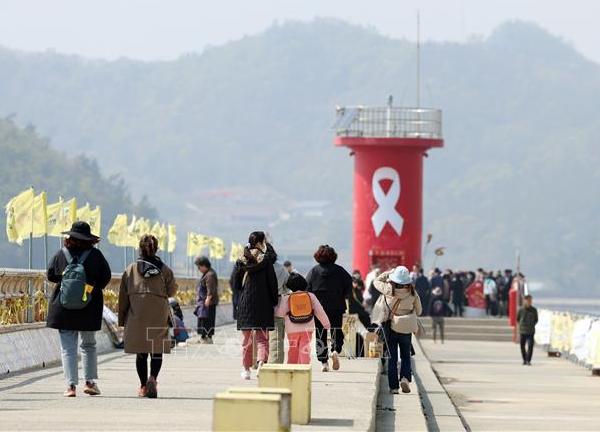 Hàn Quốc tưởng niệm các nạn nhân trong vụ chìm phà Sewol