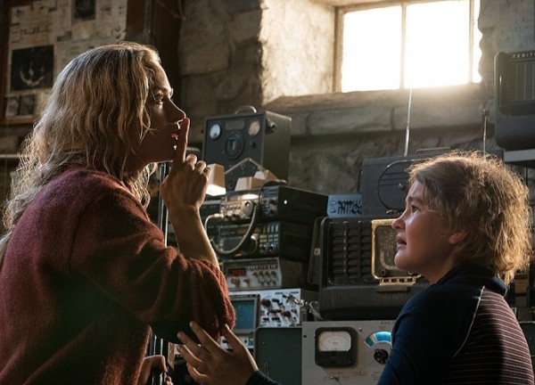 Những chiếc phim khiến bạn phải 'tắt' bớt giác quan: 'A quiet place', 'Lights out', 'Sound of silence'