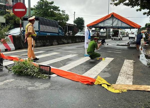 Quảng Nam: Xe máy va chạm xe đầu kéo, người đàn ông tử vong tại chỗ