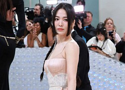 Song Hye Kyo lần đầu chào sân Met Gala: Phá cách tóc mới nhưng bị dìm, zoom cận lại đẹp chấp luôn "ống kính hung thần"