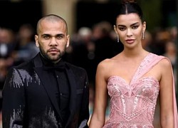 Vợ của Dani Alves bị đuổi ra khỏi nhà