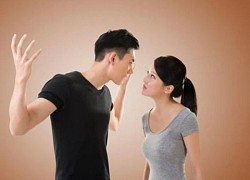 Chị gái bị gãy chân, tôi gửi biếu 9 triệu nhưng chồng bắt đòi lại