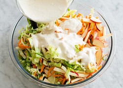 Khai vị cùng salad táo bắp cải hạnh nhân thanh mát, giải nhiệt ngày oi nóng