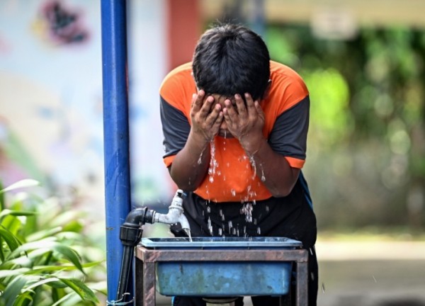 Nắng nóng, Malaysia yêu cầu trường học dừng toàn bộ hoạt động ngoài trời