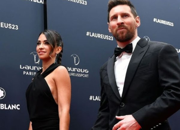 Vợ chồng Messi phối đồ cực chất