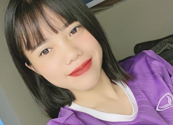 Nàng Wag Việt là cầu thủ bóng đá, thành tích xuất sắc không kém chồng