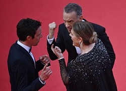 Tom Hanks nổi nóng trên thảm đỏ Cannes