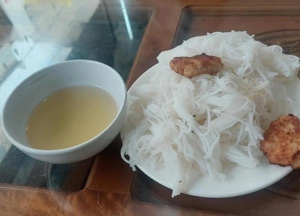 Tranh cãi suất bún 35 nghìn chỉ 2 miếng chả, quản lý thị trường Sầm Sơn nói gì?