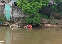 Nam Định: Trượt chân xuống sông trước nhà, bé trai lớp 1 tử vong