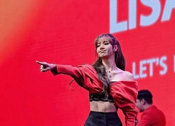 Lisa Blackpink mặc thiết kế lộng lẫy của Công Trí