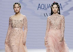 Hoa hậu Bella Vũ catwalk ấn tượng với đầm màu pastel đính kết cầu kỳ