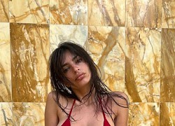 Kendall và Kylie Jenner khoe đường cong nóng bỏng với bikini