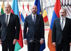 Lãnh đạo Armenia và Azerbaijan có cuộc gặp ngắn tại Thổ Nhĩ Kỳ