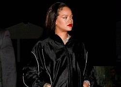 "Mẹ bầu" Rihanna trang điểm đậm, diện đồ tối giản đi ăn tối tại nhà hàng