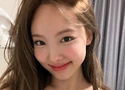 Nayeon gây sốc với mái tóc đứt gãy sau tẩy, nuôi dài một năm vẫn hư tổn nặng