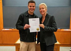 Azpilicueta tốt nghiệp Harvard