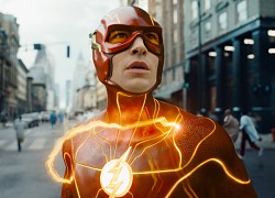 'The Flash': Người hùng tia chớp có 'cứu' được Vũ trụ DC?