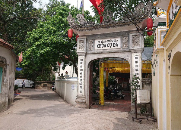 Yêu cầu tạm dừng các khóa tu tại chùa Cự Đà sau vụ trẻ bị đánh