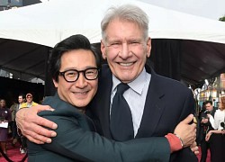 Quan Kế Huy ôm chặt Harrison Ford trên thảm đỏ 'Indiana Jones 5'