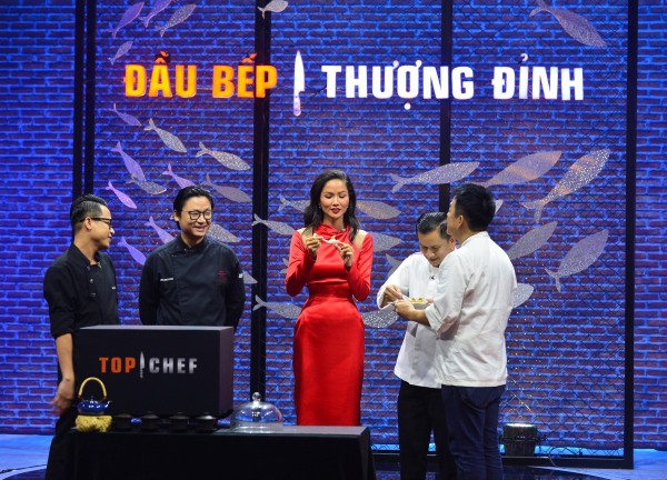 H'Hen Niê hào hứng trước món phở ăn không cần đũa ở 'Top Chef 2023'