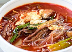 Trời mát mẻ làm canh rau thịt bò cay ăn ngon miễn bàn