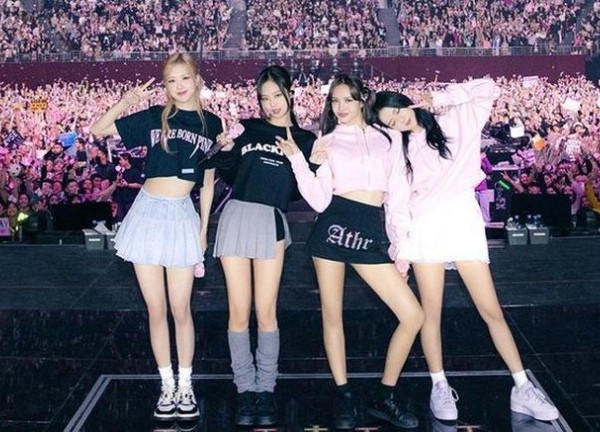 Ban tổ chức concert BlackPink cảnh báo vé giấy là giả mạo