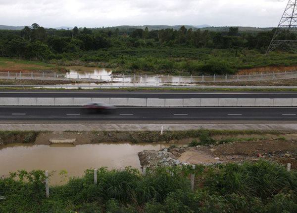 Đề nghị kiểm điểm tập thể, cá nhân để xảy ra ngập tại tuyến cao tốc Dầu Giây Phan Thiết